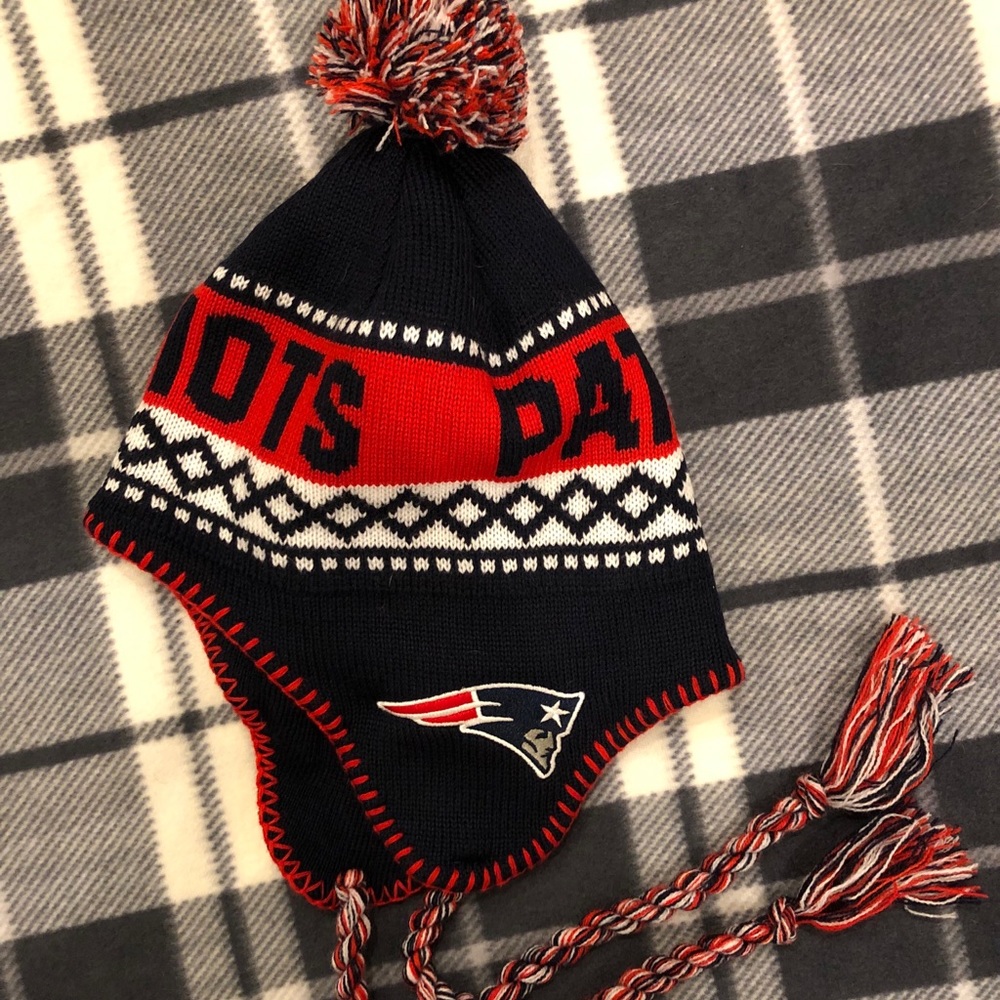 New England Patriots knit pom hat